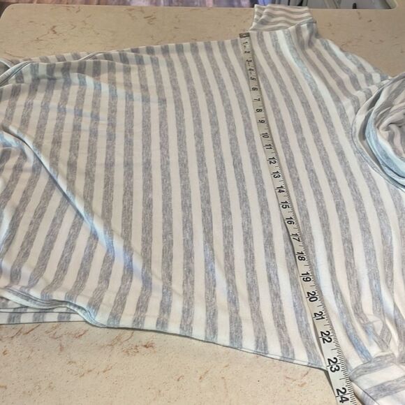 Lou & Grey striped cowl neck long sleeve top SZ medium - Picture 9 of 10